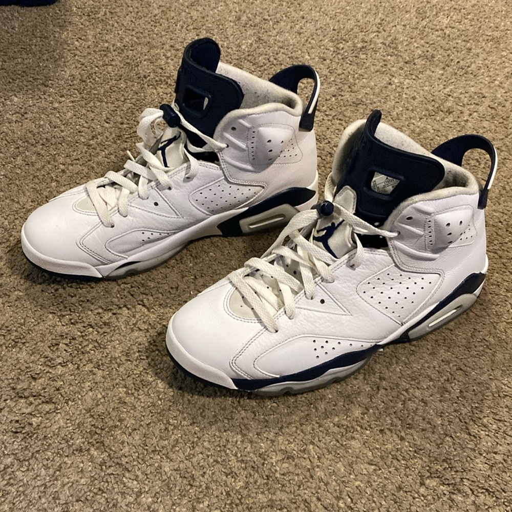 Jordan Men’s Retro 6”Hare size 10